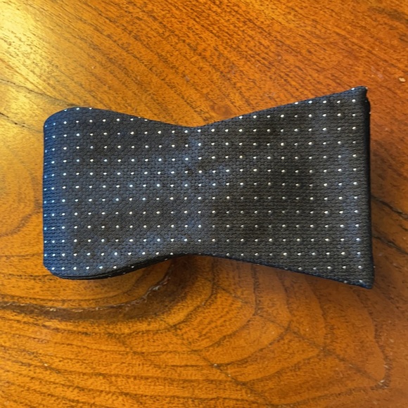 NWT - Michael Kors Bow Tie & Pocket Square Set - Picture 2 of 6